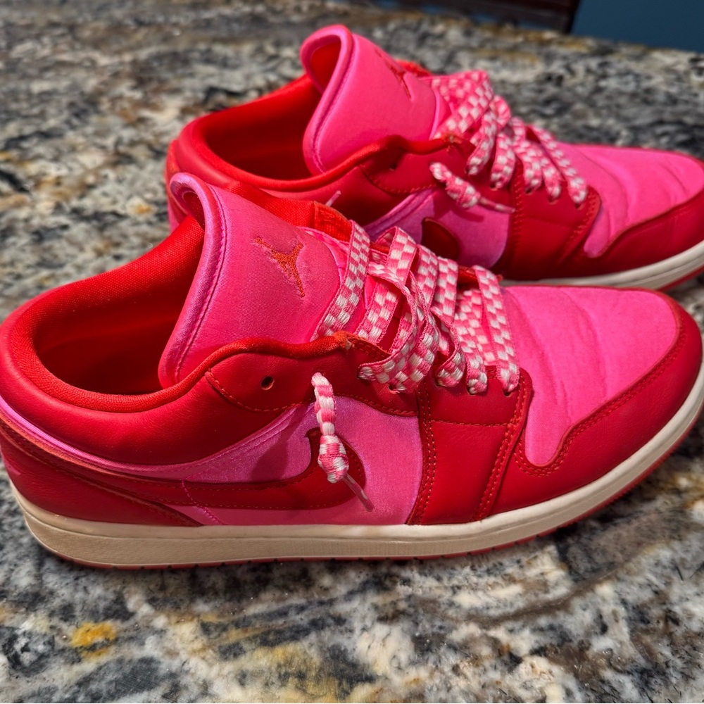 Nike Air Jordan 1 Low SE Valentine’s Day Edition